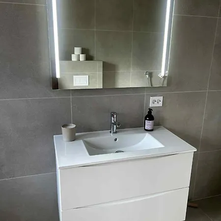 Rett I Sjokanten Tatil Evi